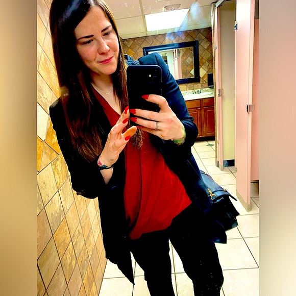 Hi! I’m Lindsay! - Picture 1 of 2